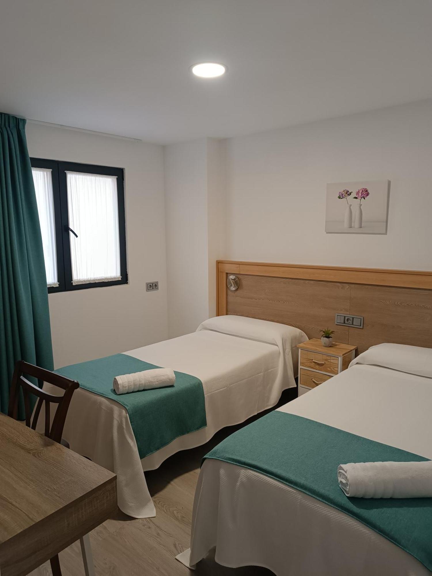 Apartamentos Turisticos Avila Puerta De San Isidro 1-4 Exterior foto