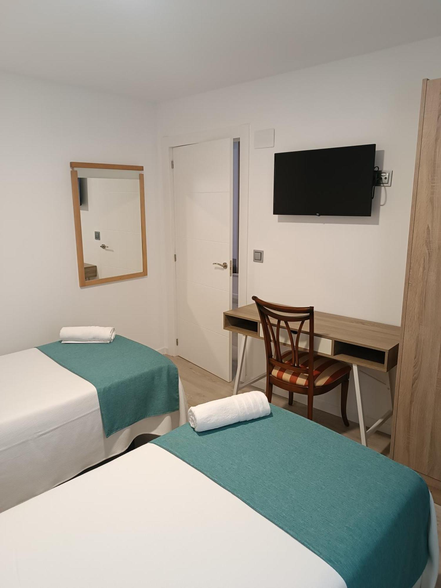 Apartamentos Turisticos Avila Puerta De San Isidro 1-4 Exterior foto